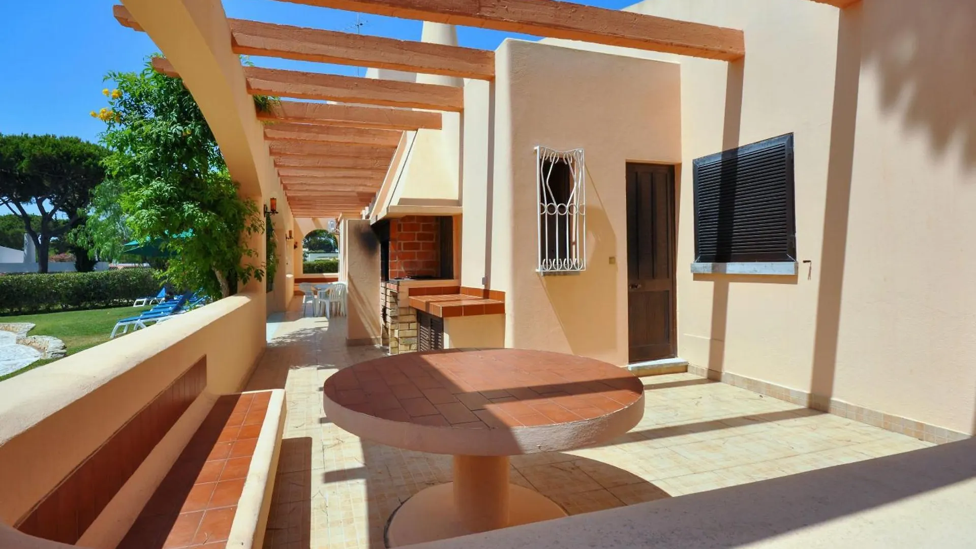 Villa Gardenia Quarteira 0*,